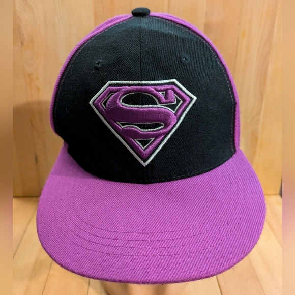 Six flags Black and Purple Superman Snapback Hat with Silver Logo - Picture 1 of 6